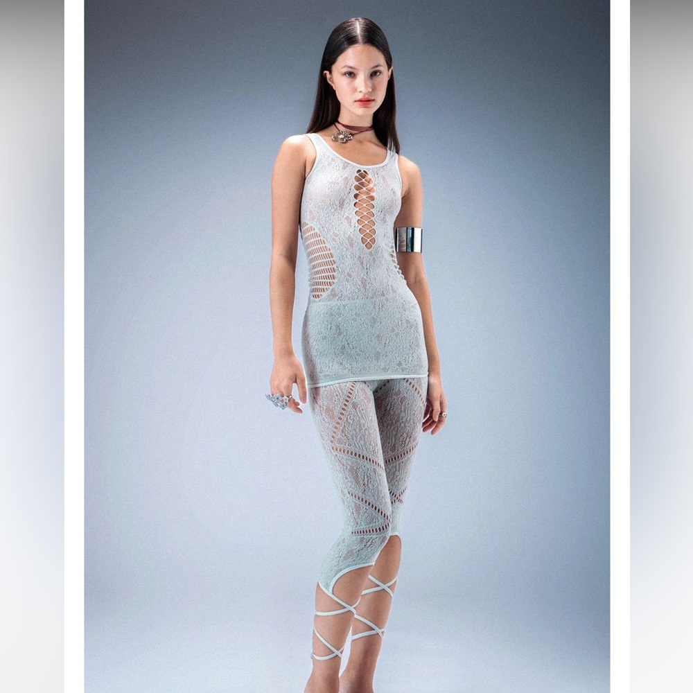 The Kript Dahlia top and capri leggings